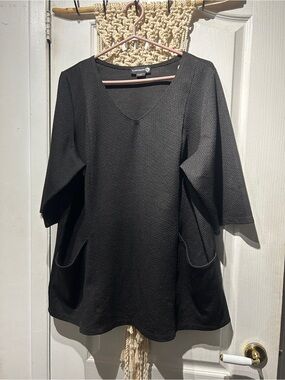 Claire France Black V-Neck Tunic with Pockets